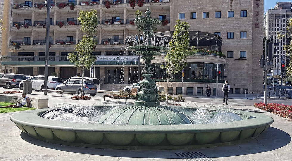 המזרקה החדשה בכיכר צרפת