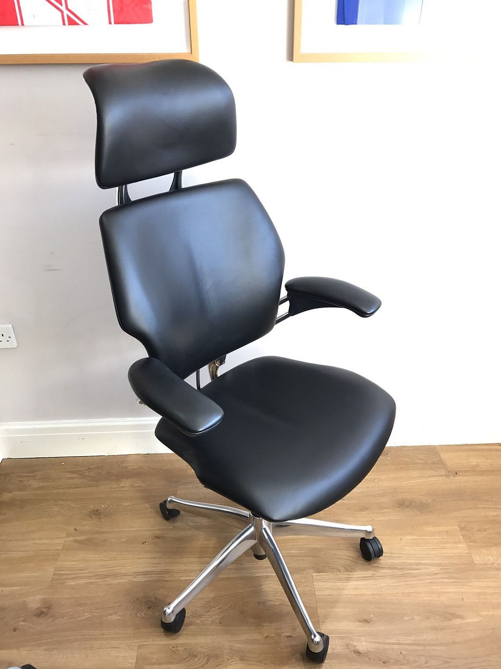 Thumbnail: executive Chrome & Black  Leather Humanscale Freedom High Back chair