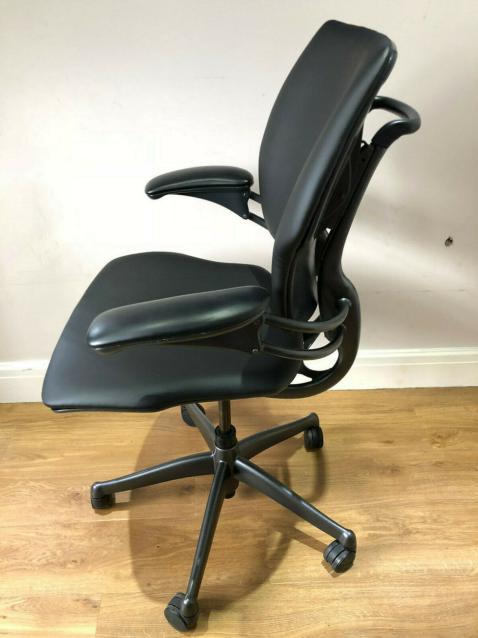 Thumbnail: Black leather Humanscale Freedom Ergonomic Office Task Chair