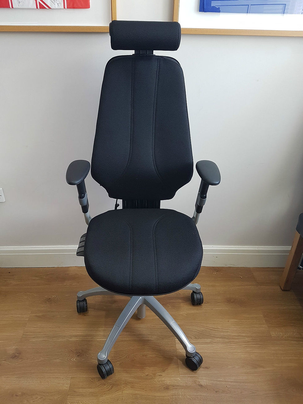 Range RH Logic 400xl Fully Ergonomic Office Chair with xl gas lift