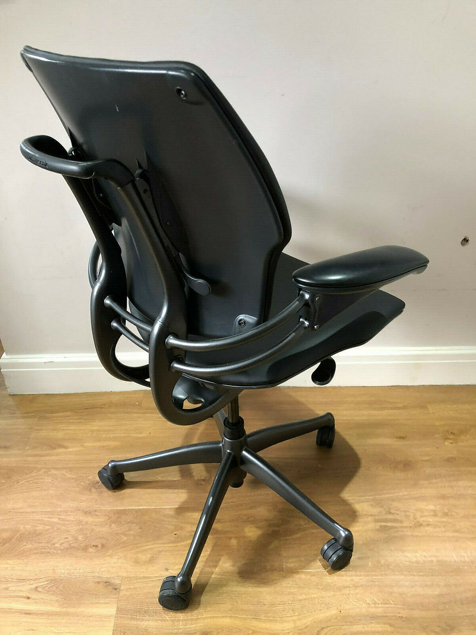 Thumbnail: Black leather Humanscale Freedom Ergonomic office task chair