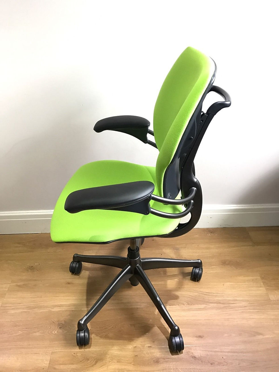 Thumbnail: Lime Green Humanscale Freedom Ergonomic Black Fabric