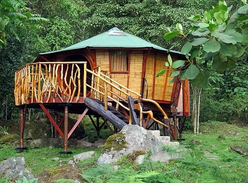 Una bellota de madera, alojamiento para pasar la noche en el bosque. Crédito: Parque Chicaque