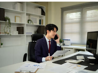 How to Manage Up at Work: What High Performers Do Differently