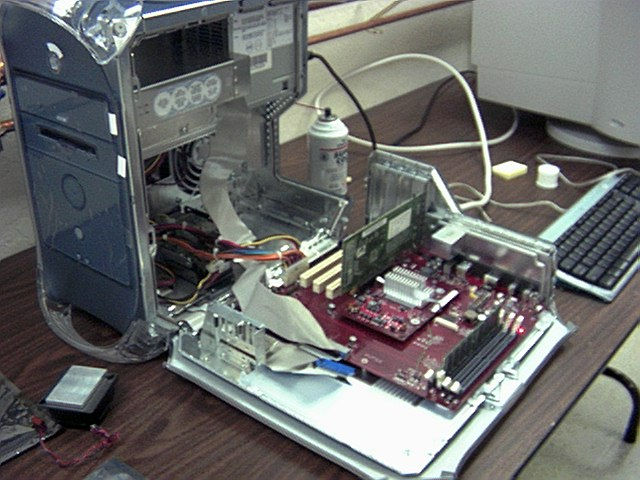 Worlds First Silicon on Silicon System in a Package - Apple Saw 4 Chipset