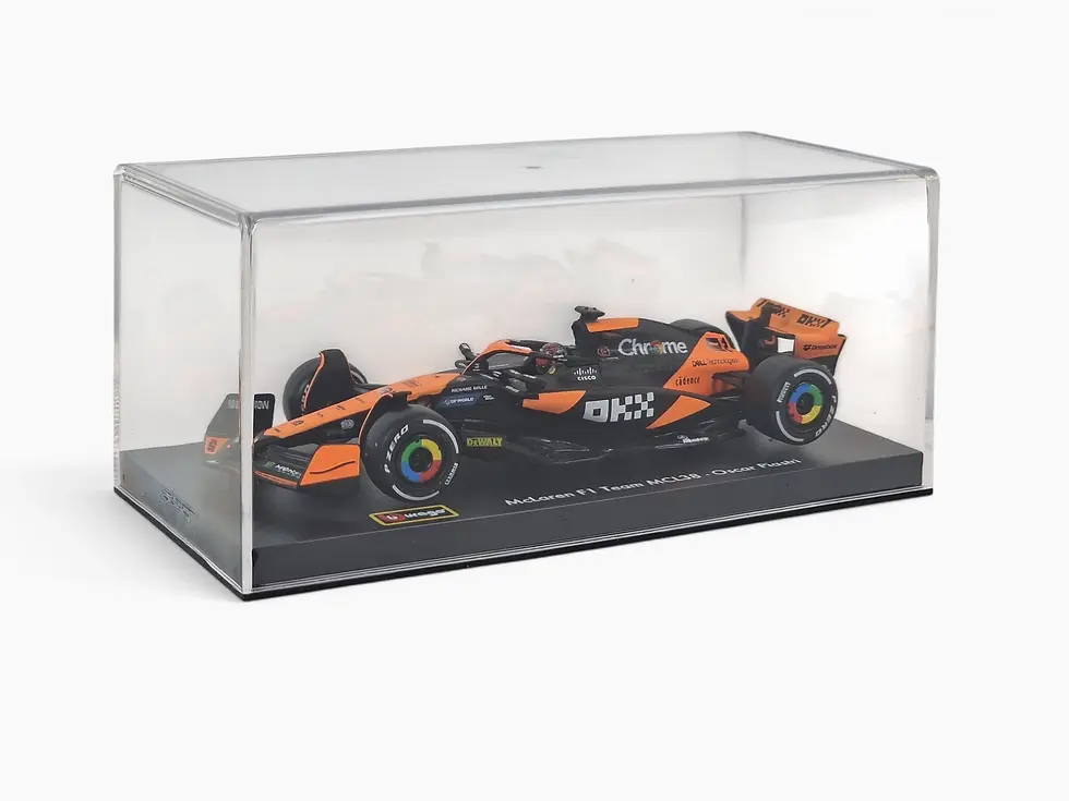 1/43 | McLaren MCL38 O. Piastri con pilota e teca