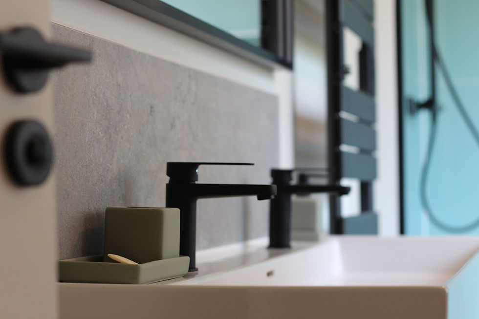 Peut-on rénover une salle de bain sans déplacer les réseaux ?