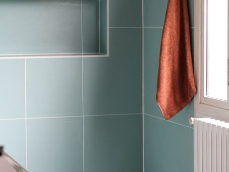 Transformer une baignoire en douche : ce qu’il faut vraiment anticiper