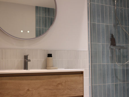 Faut-il être présent pendant les travaux de rénovation d’une salle de bain ?