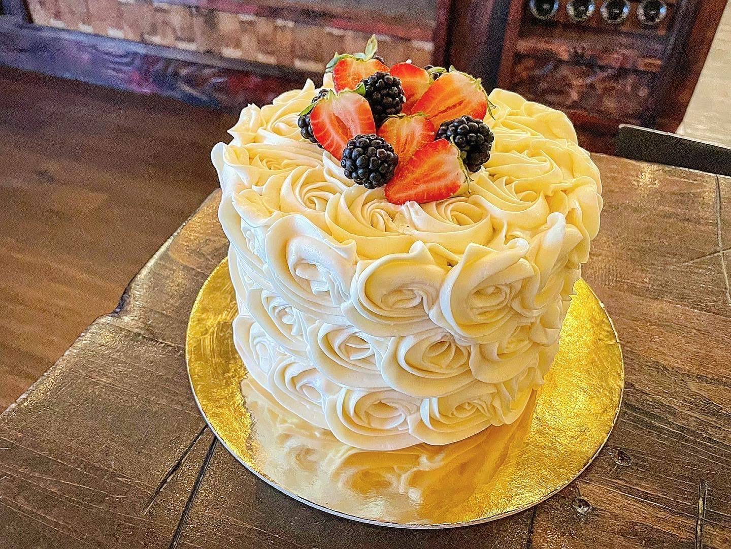 Vanilla Berry Rosette Show Cake