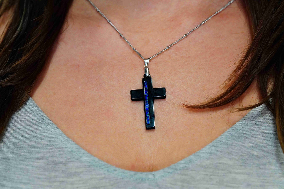 Miniatura: Cremation Ceramic Opal Cross Pendant Front View On Neck