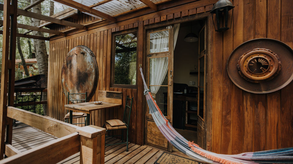 Cabaña con decoración de madera 