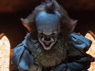 It: Welcome to Derry, la aterradora precuela de Pennywise estrena su tráiler