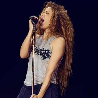 Shakira lanza una nueva versión de su clásico 'Estoy aquí' con un toque más 'funk'