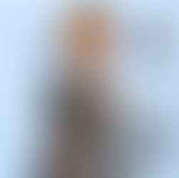 Jennifer Lopez llora de emoción al presentar la película El beso de la mujer araña