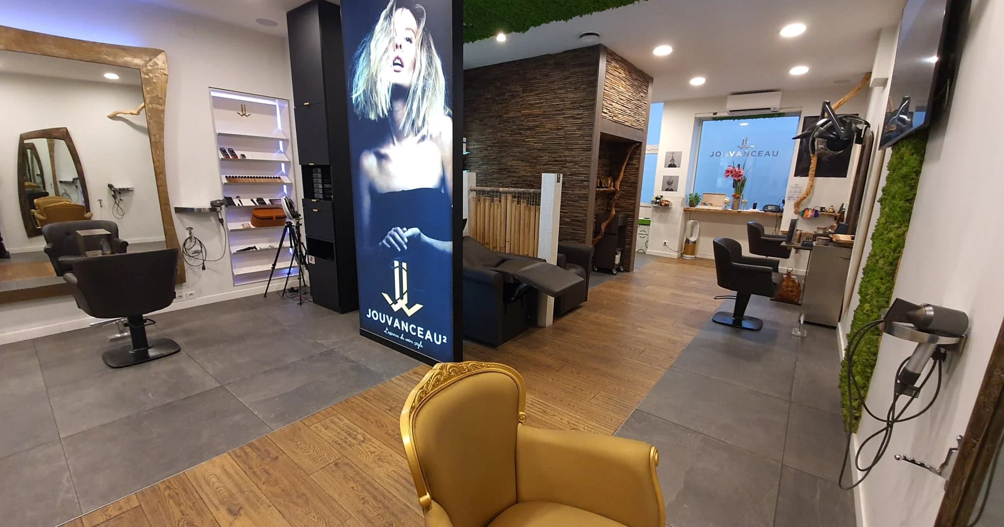 Jouvanceau²²_Salon de coiffure.webp
