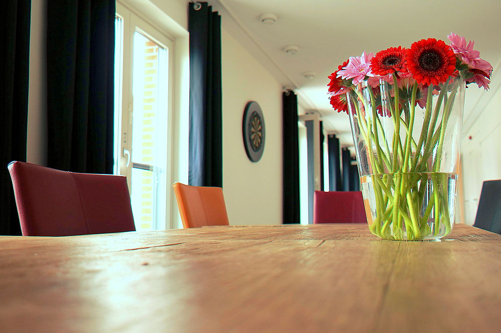 Sala perfumada con flores