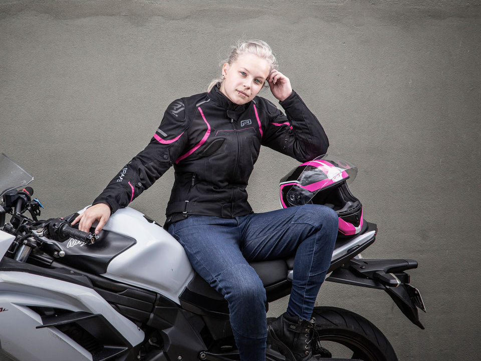 rjays22_womans_street_rider_03.jpg