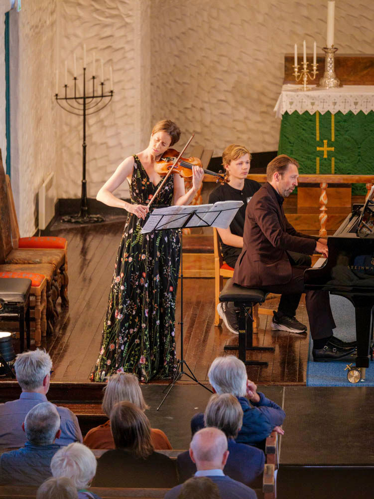 Leif Ove Andsnes og Vilde Frang inSvolvær church summer 2024: Photo: Peder Pedersen