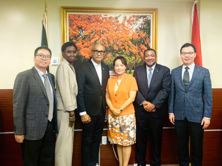 China, Bahamas advance health cooperation with focus on new hospital