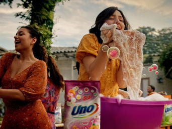 DETERGENTE UNO REPOTENCIA SUS FRAGANCIAS PARA MEJORAR EL MOMENTO DEL LAVADO