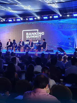 EXPERTOS Y CEOS DE LA BANCA ANALIZARON EL FUTURO DEL SISTEMA FINANCIERO EN BOLIVIA EN EL BANKING SUMMIT 2025