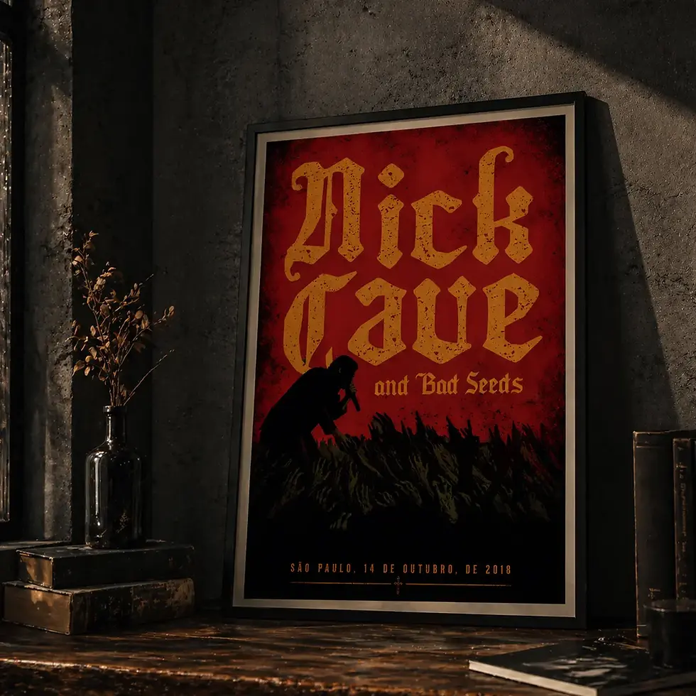 Poster Nick Cave com moldura preta sobre mesa e apoiada na parede