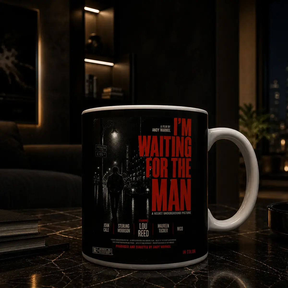 Caneca branca com estampa inspirada People inspirada na atmosfera da musica Velvet Underground I'm Waiting for the Man Movie