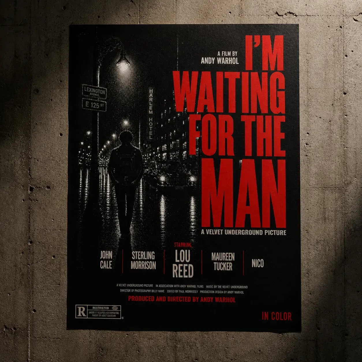 Cartaz inspirada na atmosfera da musica Velvet Underground -I'm Waiting for the Man Movie exposto na parede de cimento.