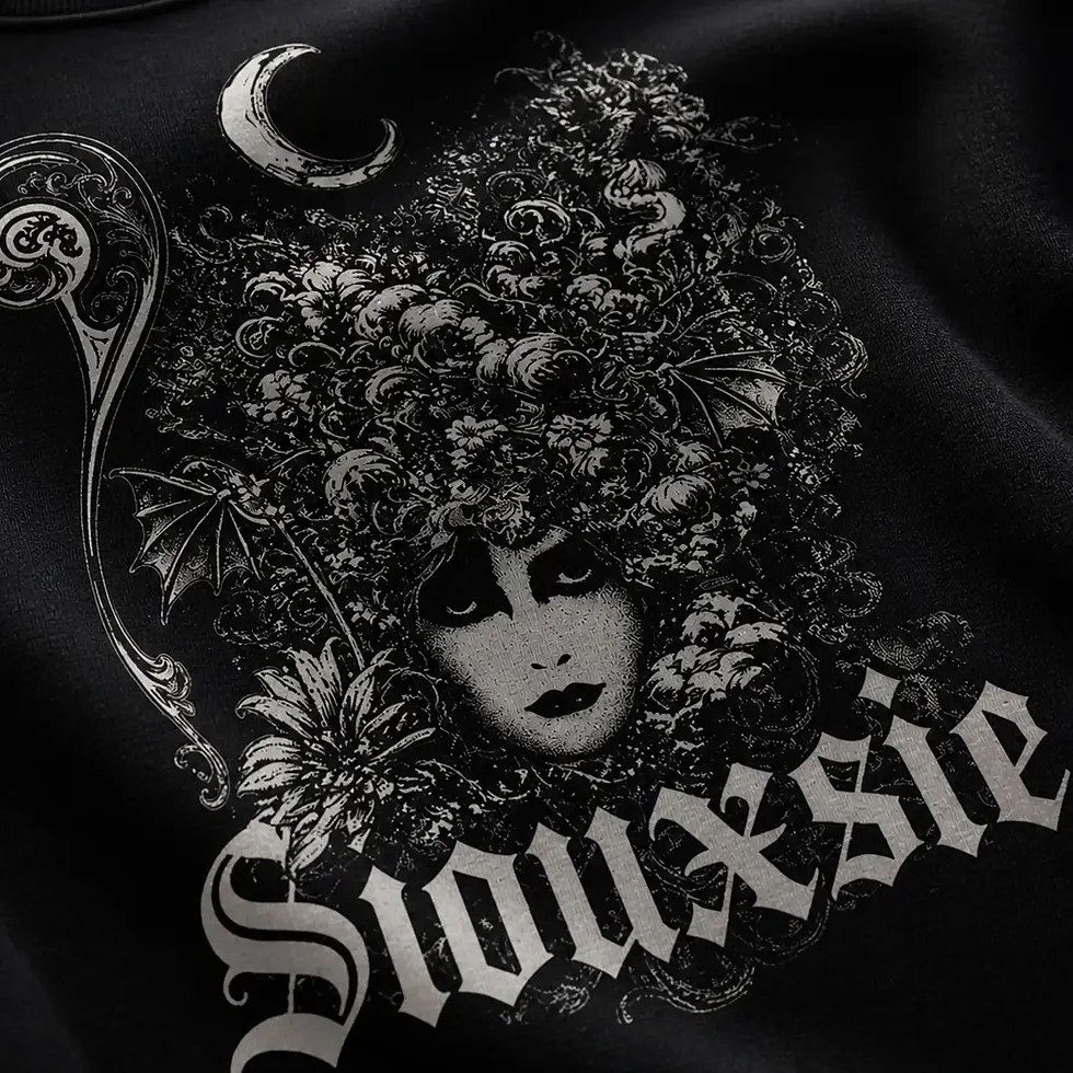 Miniatura: camiseta preta com estampa Siouxsie na cor branca