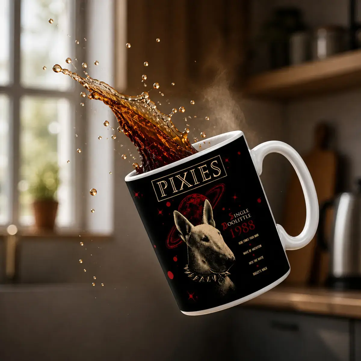 caneca branca em movimento com café e imagem Pixies Doolittle single