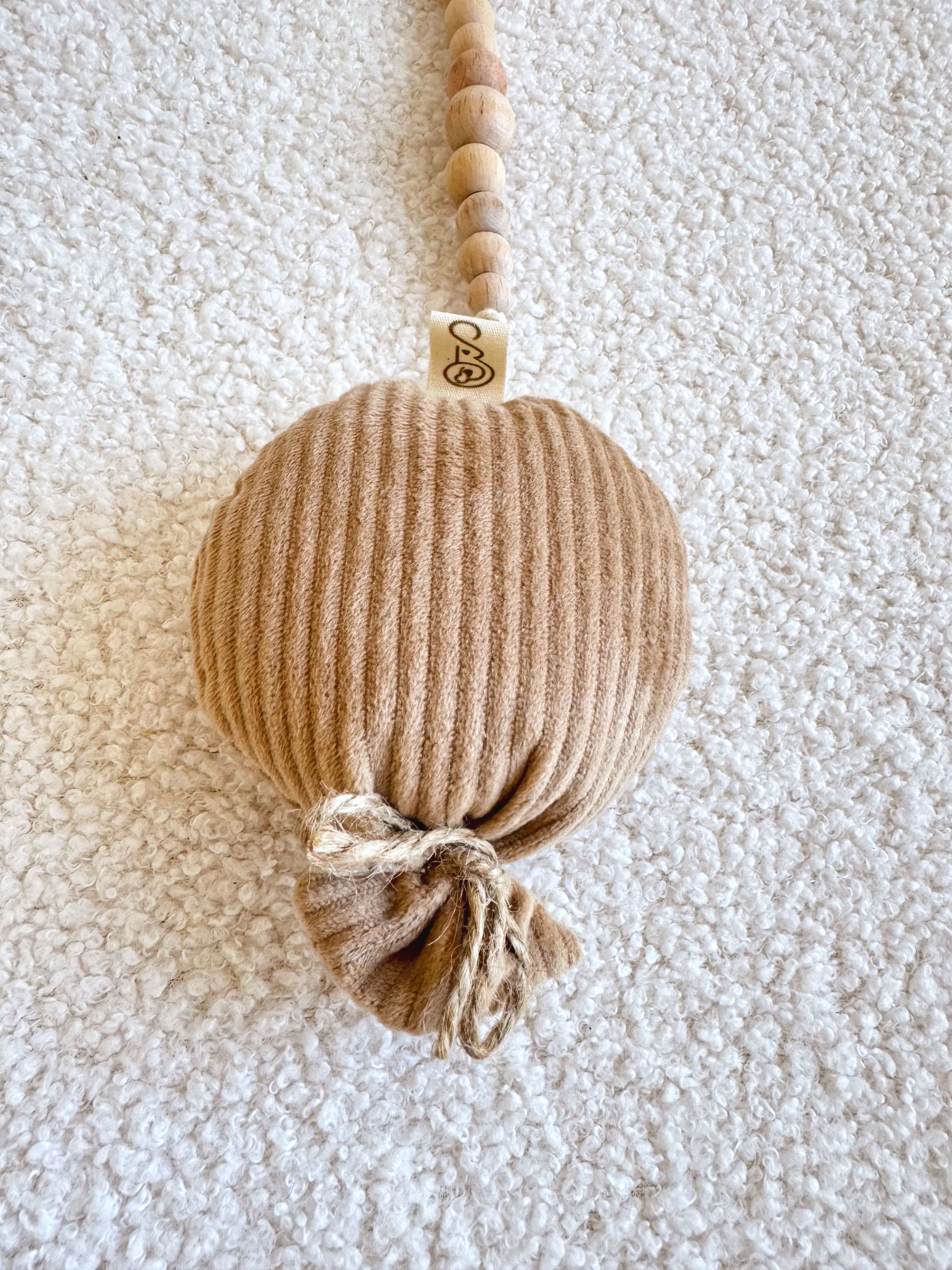 Jouet arche d'éveil ballon beige foncé