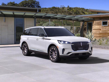 2025 Lincoln Aviator Review, Pricing, and Specs