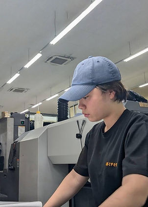 印刷オペレーターが働いている様子