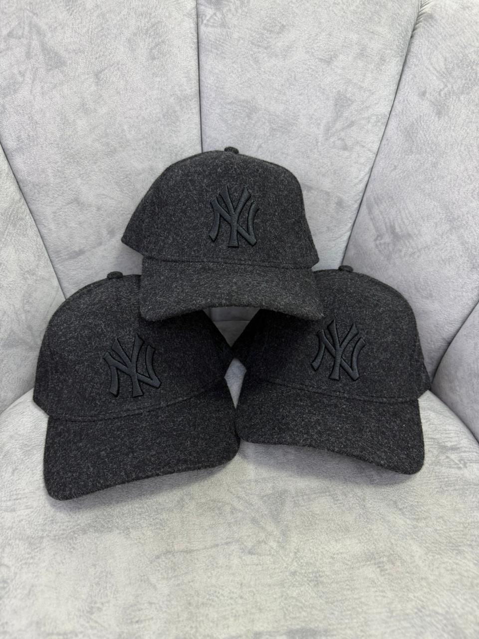 Miniatura: 9FORTY AFRAME NEW YORK YANKEES BLACK MELTON