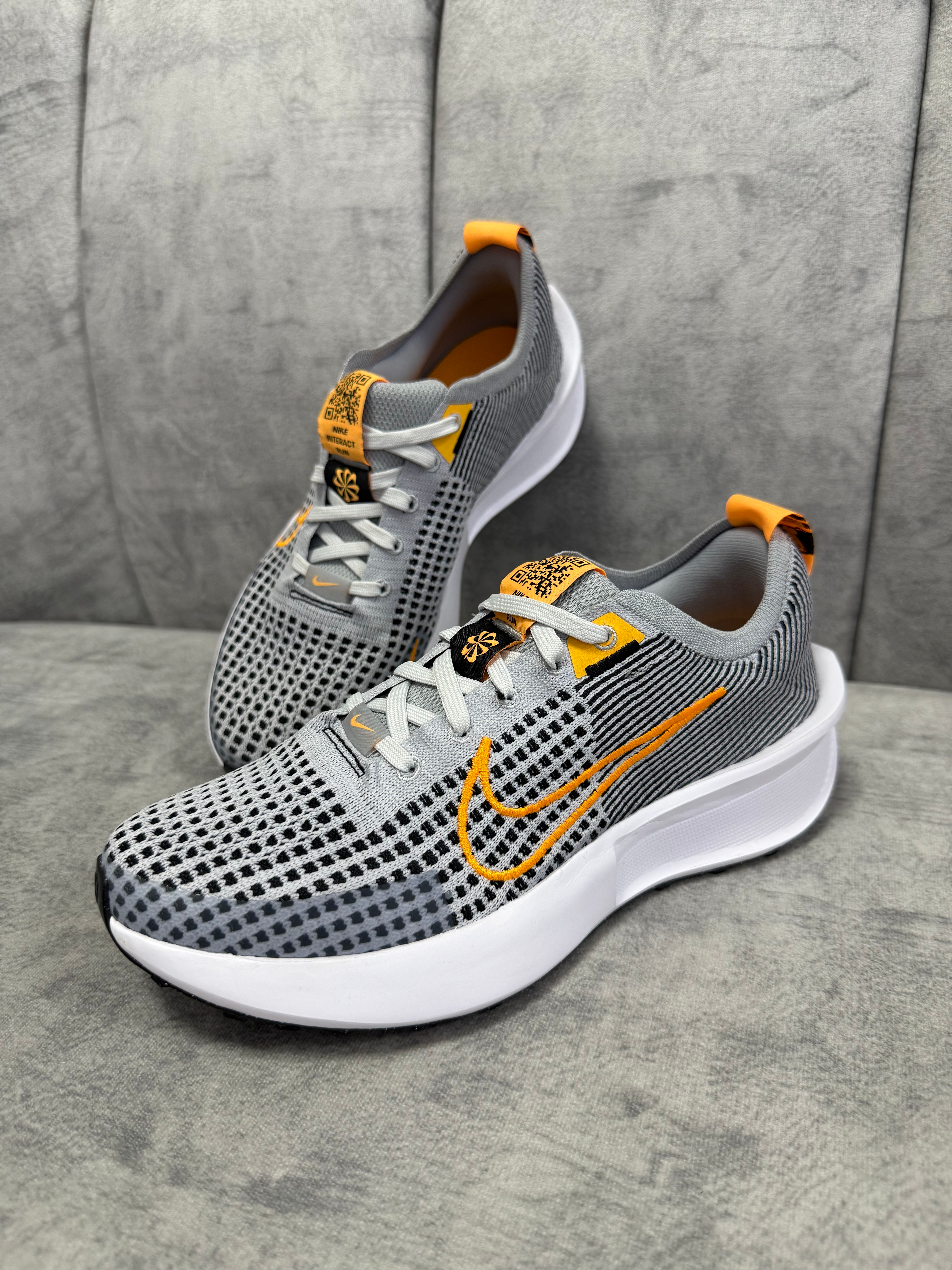 NIKE INTERACT RUN WOLF GREY