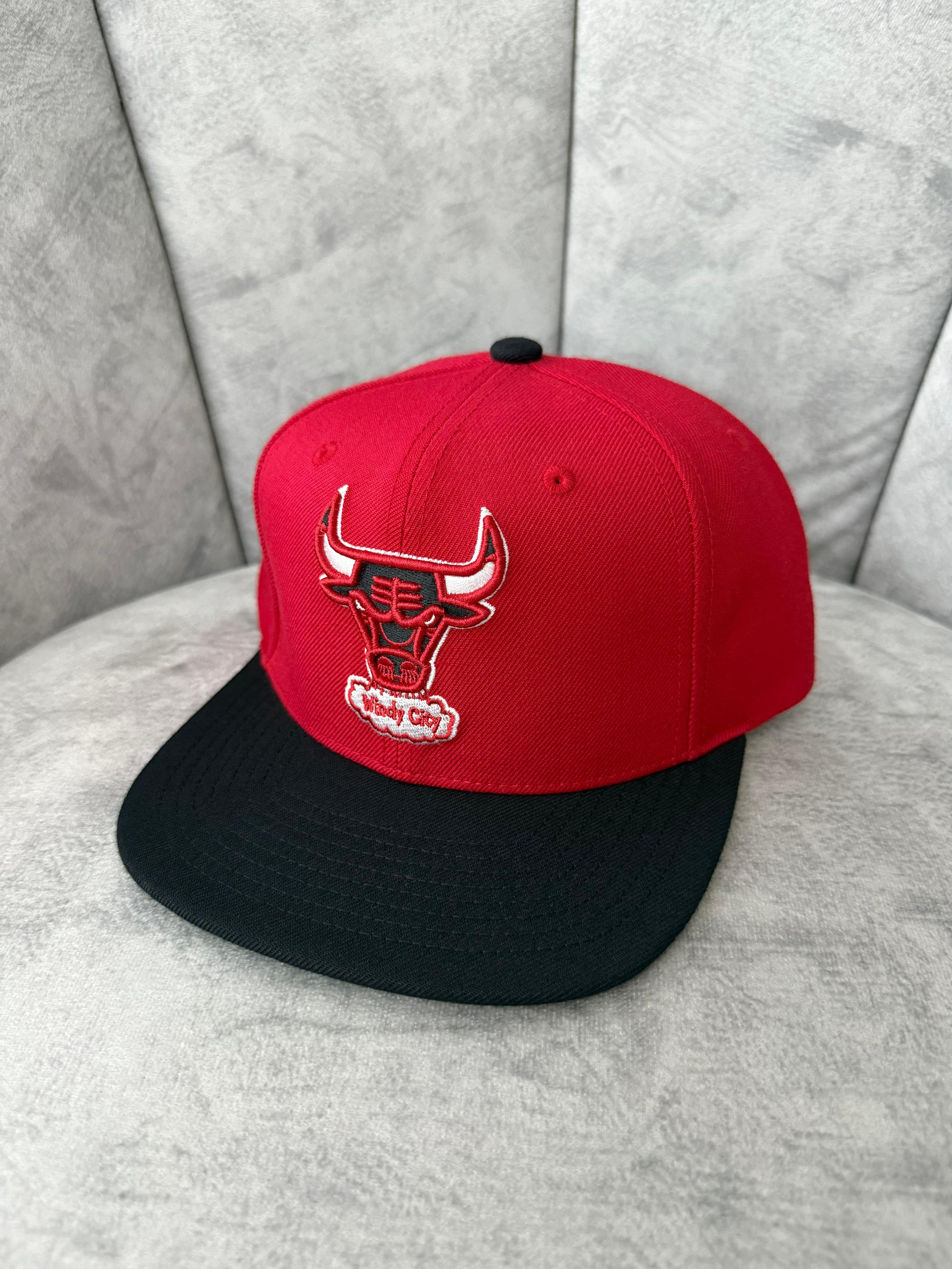 NBA TEAM 2 TONE 2.0 SNAPBACK HWC BULLS