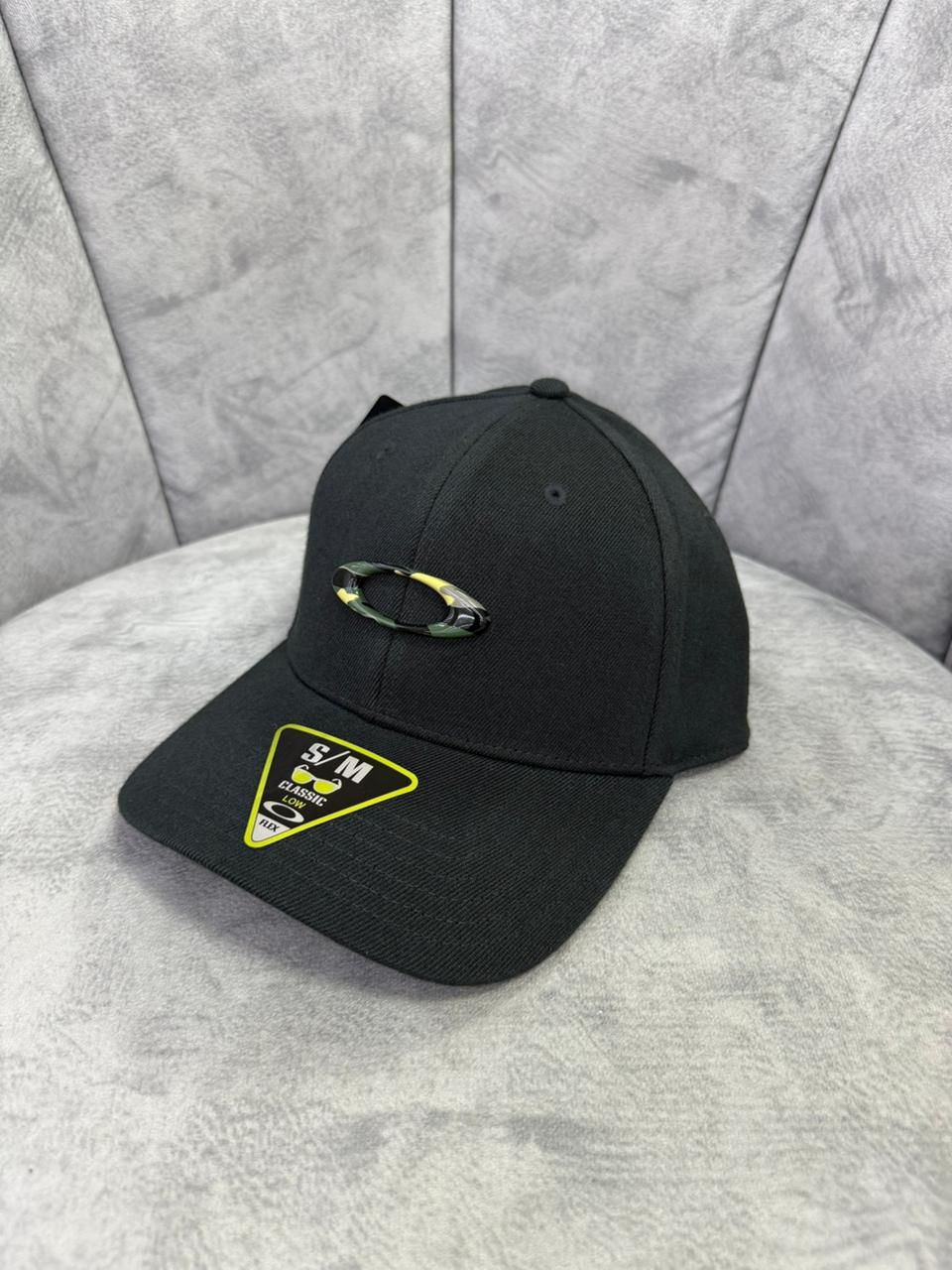 Miniatura: OAKLEY TINCAN CAP BLACK/GRAPHIC CAMO