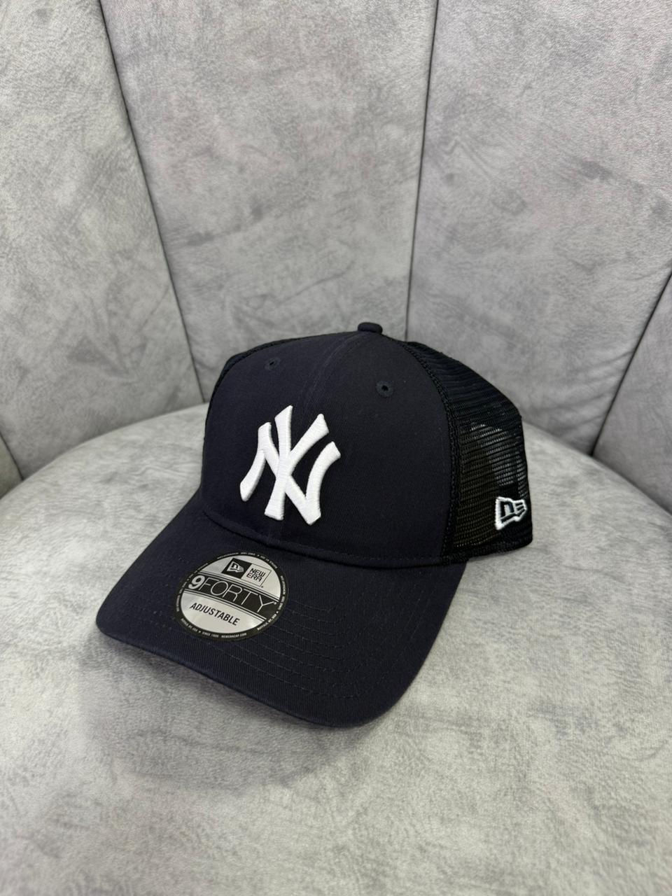 9FORTY TRUCKER NEW YORK YANKEES NAVY