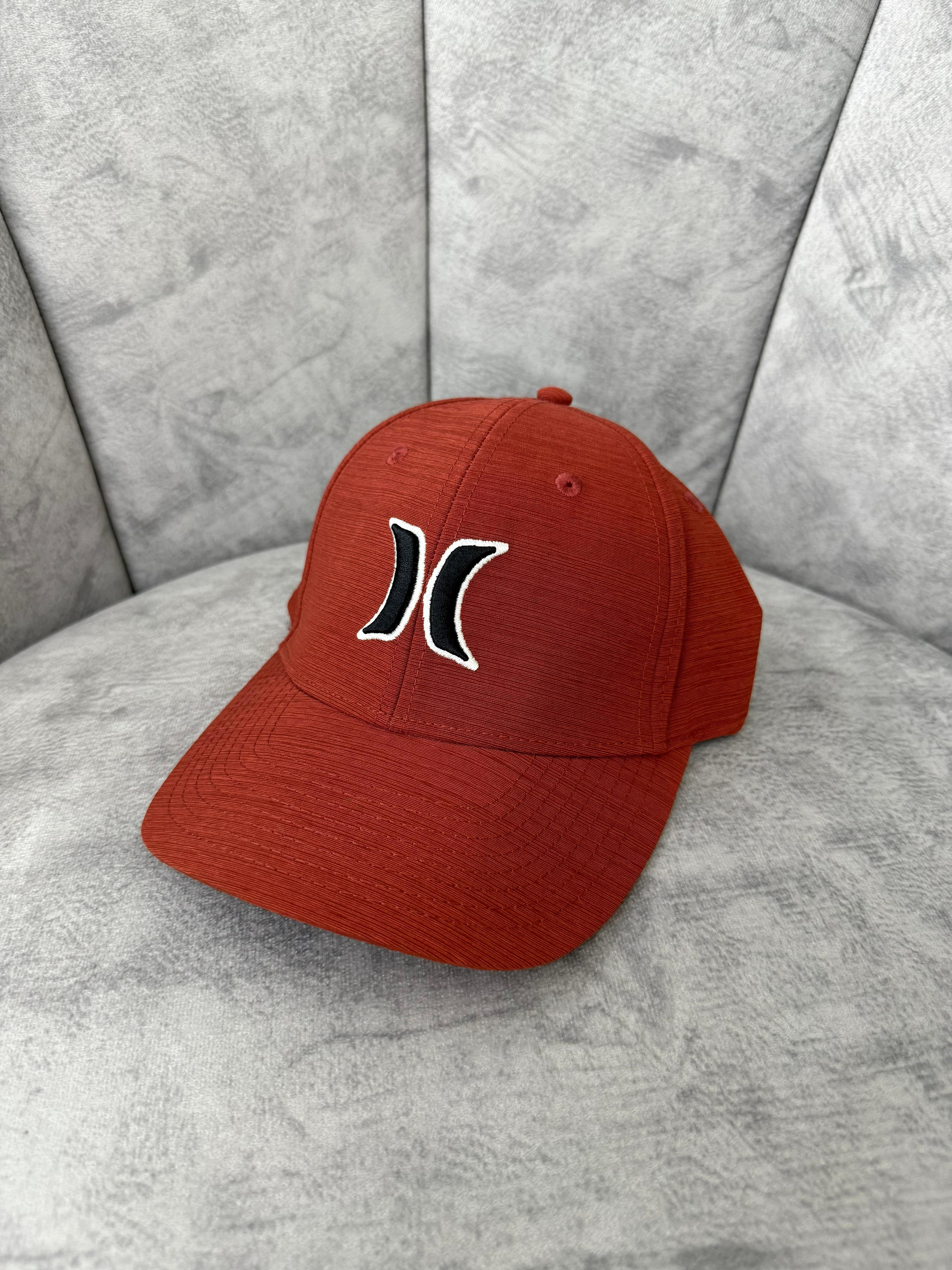 GORRA HURLEY FLEXFIT TERRACOTA