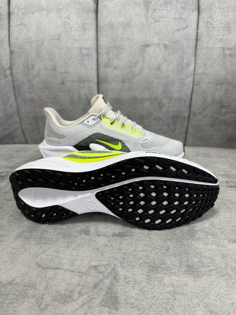 Miniatura: AIR ZOOM PEGASUS 41 WHITE/VOLT-BLACK