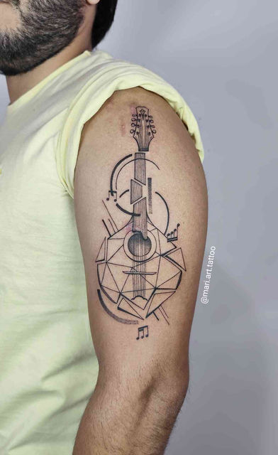 Mari Tattoo Tatuagem com traço fino em Piracicaba. Tattoo com História.
