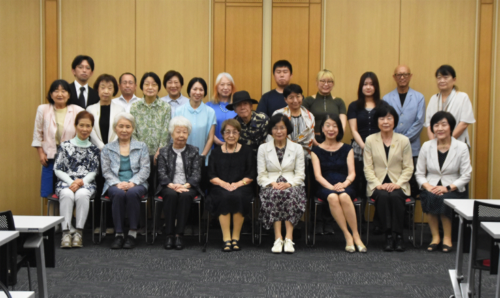 R8年総会集合写真文字ナシ.gif
