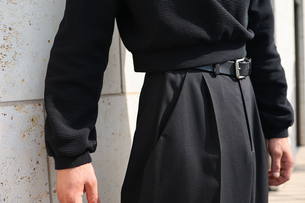 Miniaturbild: Hochwertige Details an Bundfaltenhose für Alltag und Office, pflegeleicht und nachhaltig aus 100 % Wolle für Mann und Frau