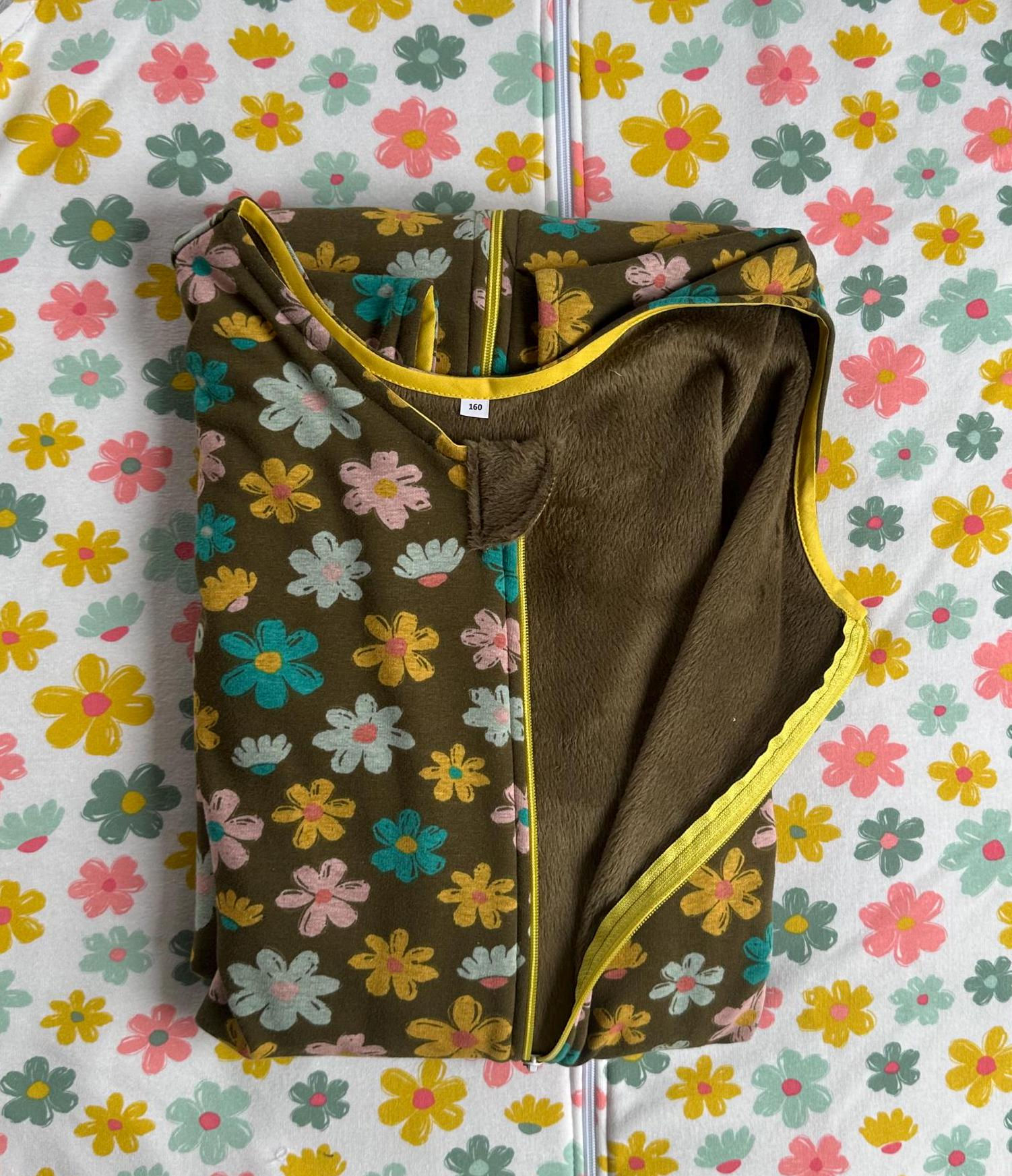Pflegeschlafsack aus Alpenfleece | Blumenmotiv | mehrere Farben | ärmellos |