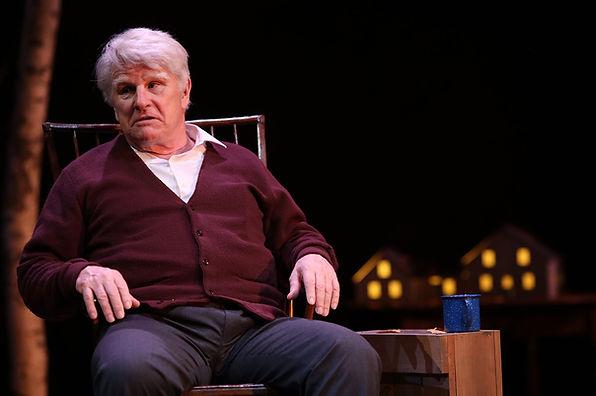 gordon_clapp_seated_rlook_frost.jpg