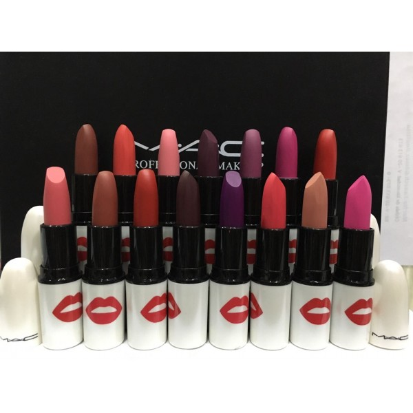 LABIAL EN BARRA MAC EDICION BESO DOCENA POR: