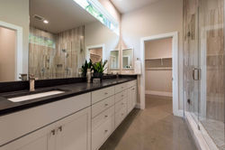 Ave H Master Bath