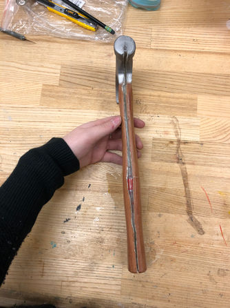 Blood insert hidden in the foam hammer with the spout at the head and the reserve in the handle