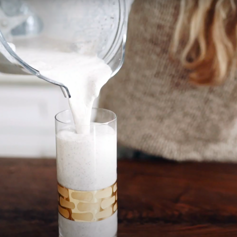 CINNAMON TAHINI SMOOTHIE